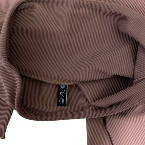 ONZIE Ribbed Yoga Leggings - Size Medium - Picture 10 of 14